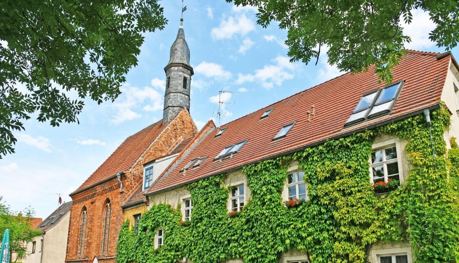 Up Hus Hotel Neuruppin Extérieur photo
