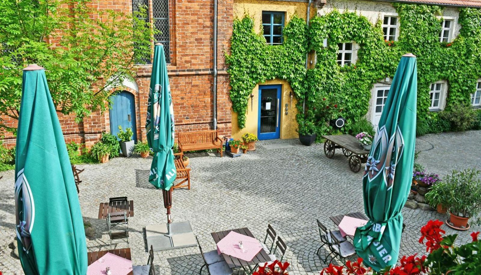 Up Hus Hotel Neuruppin Extérieur photo