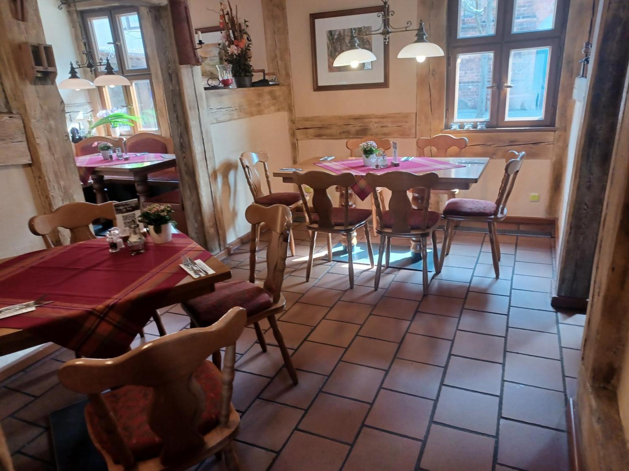 Up Hus Hotel Neuruppin Extérieur photo