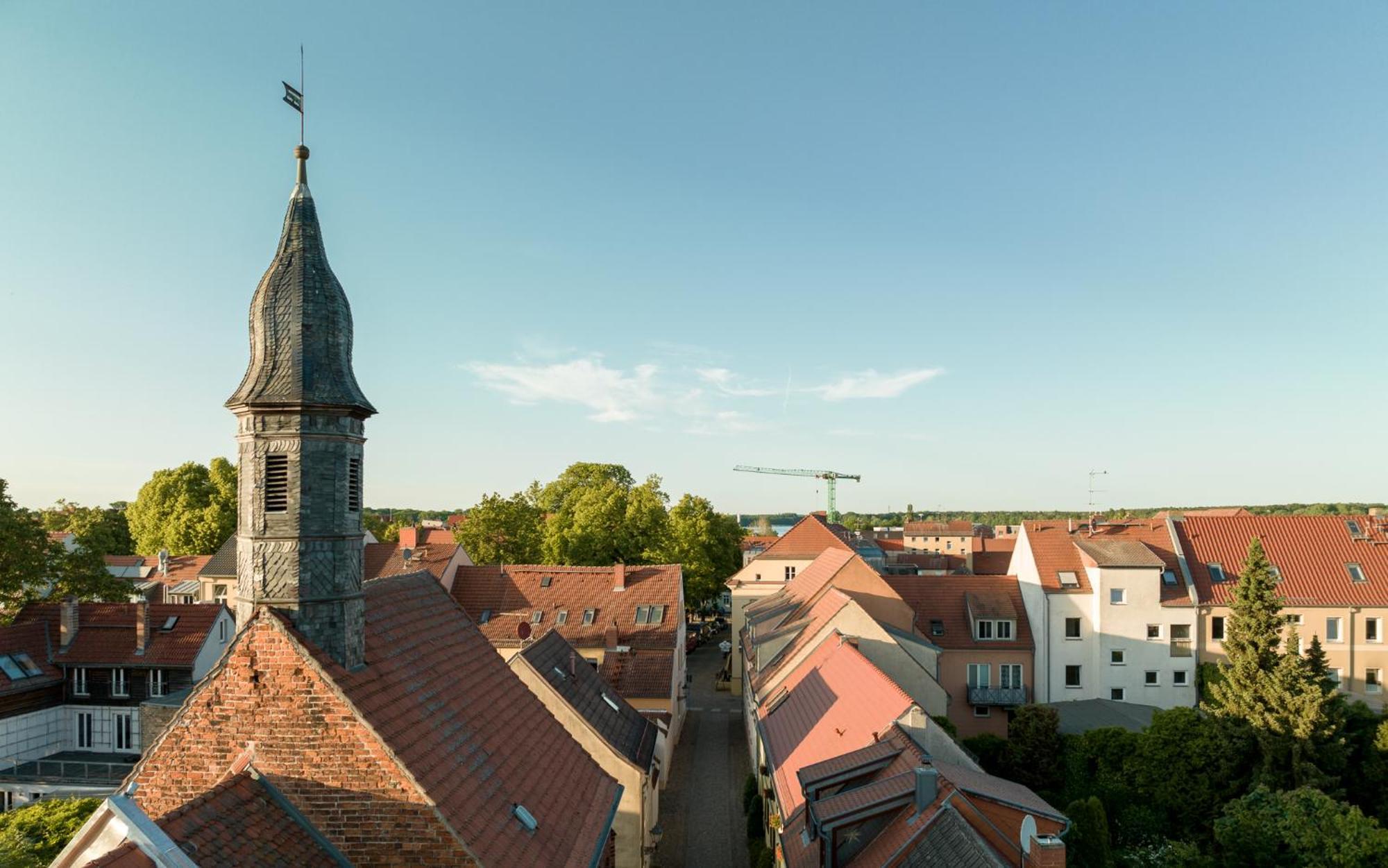 Up Hus Hotel Neuruppin Extérieur photo